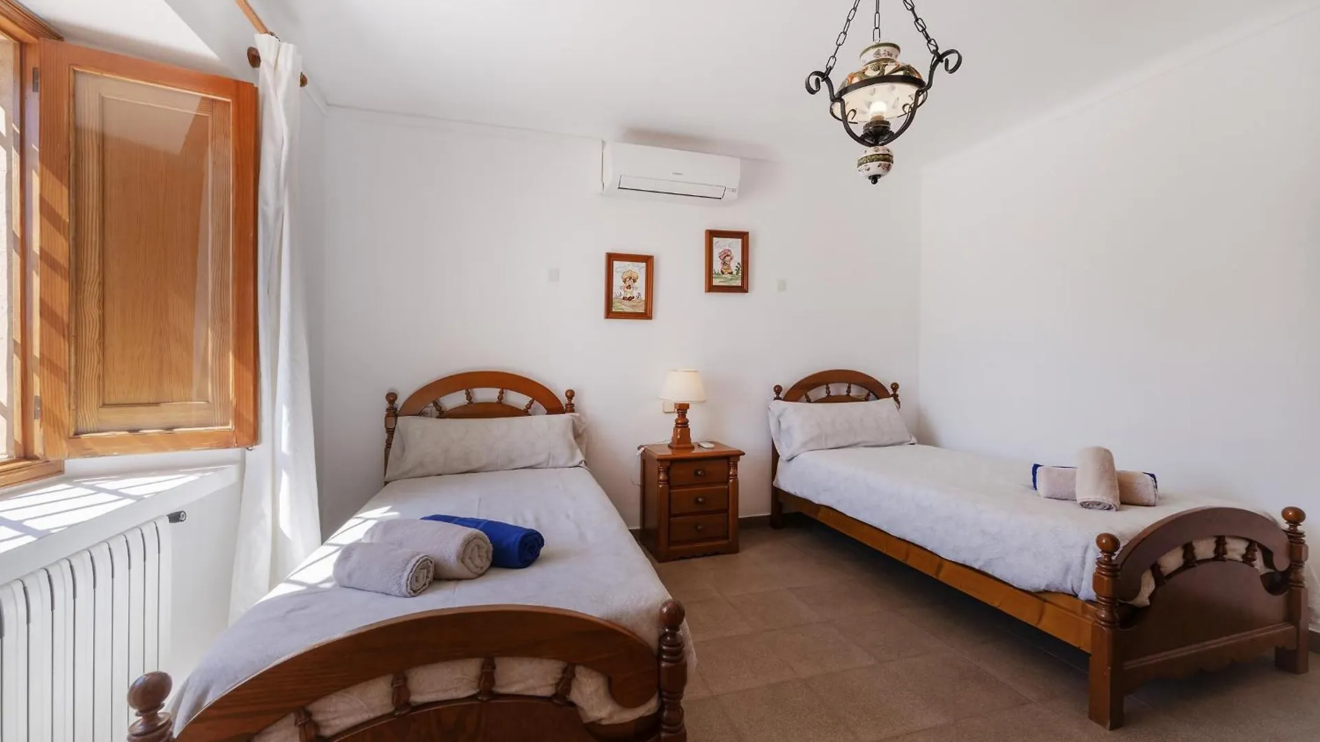 Villa Para 10 Personas Con Bbq, Piscina Y Terraza S'Horta 0*,  Espagne